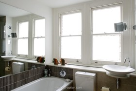 Audrey House - bathroom,modern