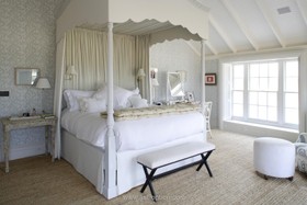 Bazeley House - bedroom,period