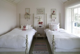 Bazeley House - children's bedroom