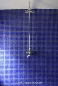The Beach House - bright colours,shower,modern