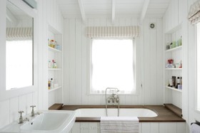 Beauty Point - bathroom,wood panneling