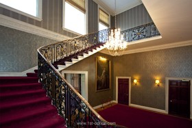 Boston Manor - staircase,staircase - grand