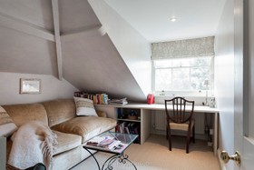 Braeburn House - 