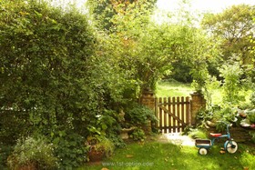 Broadhurst Gardens - gate