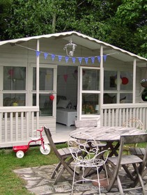 Bromley House - summerhouse