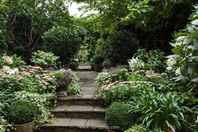 Cassland - garden