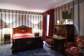 Cavendish Place - antique bed,antique furniture,period,bedroom,floor - carpet,floor - dark,wallpaper,dark colours