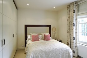 Chelsea House - bedroom,modern