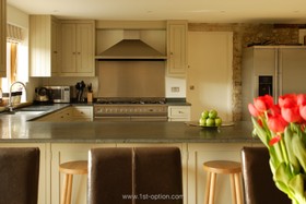 Coombe Farm - kitchen