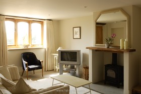 Coombe Farm - living room,floor - carpet,modern,floor - light