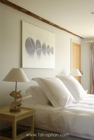 Coombe Farm - bedroom,modern
