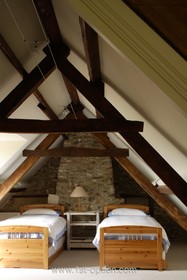 Coombe Farm - attic,bedroom,floor - carpet,exposed brick,floor - light