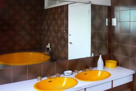 Deerhurst Road - bathroom