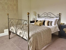 Evans Place - antique bed,bedroom,floor - carpet,wallpaper