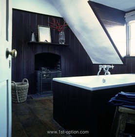 Fournier Street - bathroom,floor - wooden,fireplace,floor - dark,dark colours,period