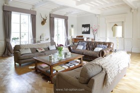 Hampton Lodge - floor - light,floor - wooden,living room,modern