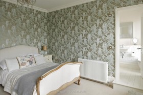 Hampton Lodge - antique bed