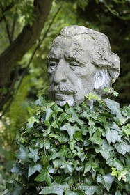 Harlow Garden - 
