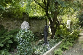 Harlow Garden - 