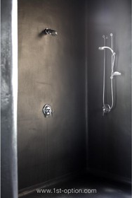 Henry VIII Boathouse - shower