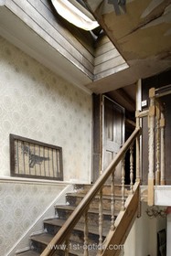 Jubilee Tavern - wallpaper,staircase