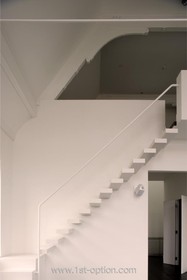 Lightbox - staircase,modern