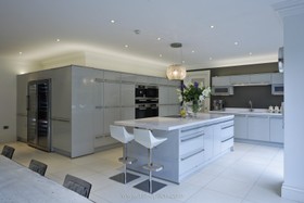Littleworth - floor - light,floor - tiled,kitchen island,kitchen,minimalistic,modern
