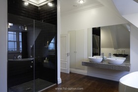Littleworth - floor - dark,floor - wooden,modern,shower