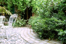 Mile End Road - garden