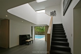 Millbrae - modern,staircase