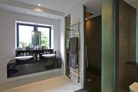 Millbrae - bathroom,modern,shower
