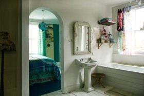 Mount Pleasant - bathroom,floor - wooden,shabby chic,floor - light