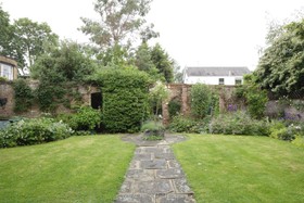 Petersham Common - garden