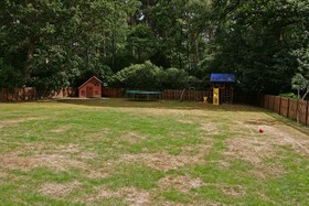 Pinewood House - garden,playground