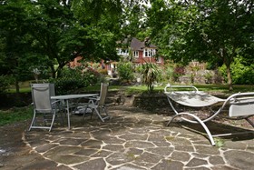 Pinewood House - terrace/patio