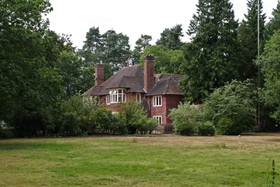 Pinewood House - garden
