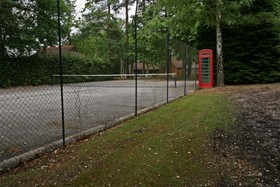 Pinewood House - tennis court