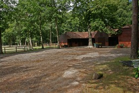 Pinewood House - 