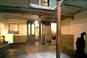 Princelet Street - period,floor - concrete