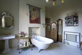 Richmond Road - antique furniture,mirror,bath -  roll top,bathroom,floor - wooden
