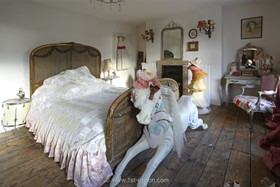 Richmond Road - antique bed,bedroom,floor - wooden