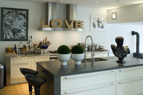 River House - kitchen,kitchen island,modern