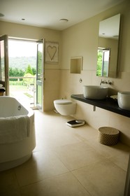 River House - modern,bathroom,floor - tiled,floor - light