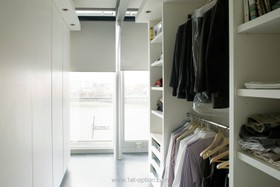 Roger's Penthouse - walk in wardrobe
