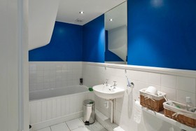 Rosehill - bathroom