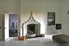 Shackleton - fireplace,floor - light,floor - wooden,period