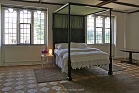 Shackleton - antique bed,bedroom,floor - carpet