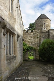 Shackleton - courtyard
