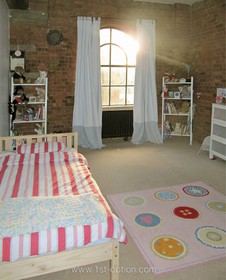 Spratts Factory - children's bedroom,exposed brick,floor - carpet,floor - light