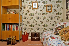 Sputnik - bedroom,bright colours,floor - carpet,floor - light,period,retro/vintage,wallpaper